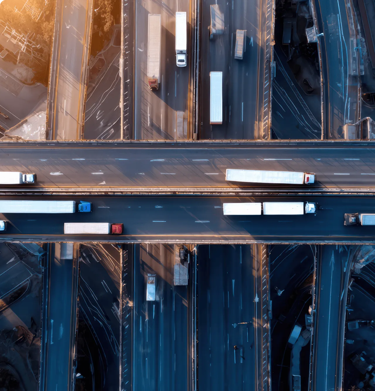 Autoroute avec des camions vue de haut